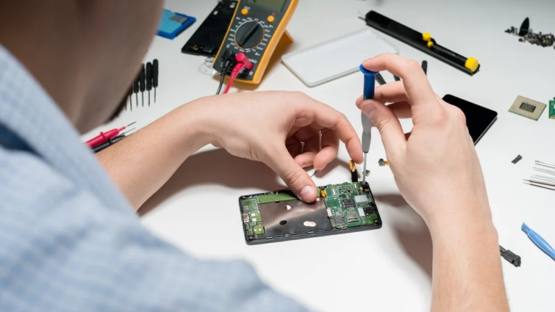 How to choose the Right and Reliable Smartphone Repair Service