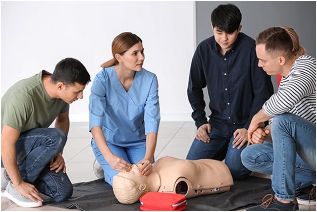 Why Enrolling in a Basic Life Support Course Dubai Is Important for Everyone
